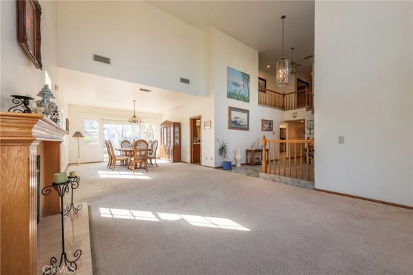 Chandelier, Dining room, Fireplace, Interior, Pendant Lights