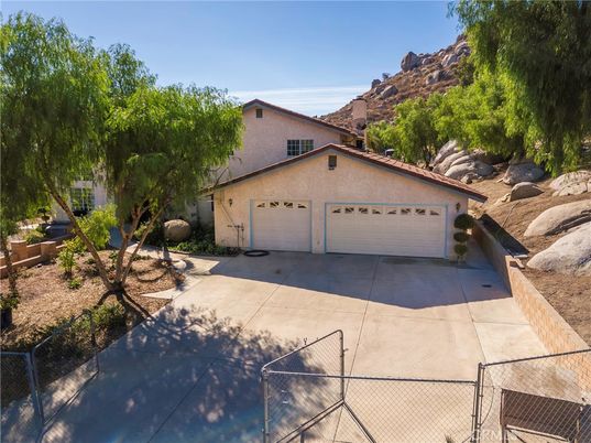 Detached Garage, Exterior