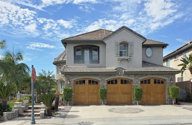 Attached, Exterior, Facade, Mediterranean