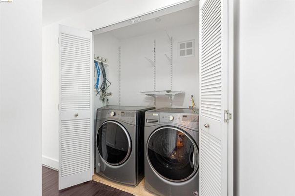 Interior, Utility Closets, Washer, Wood Texture Flooring