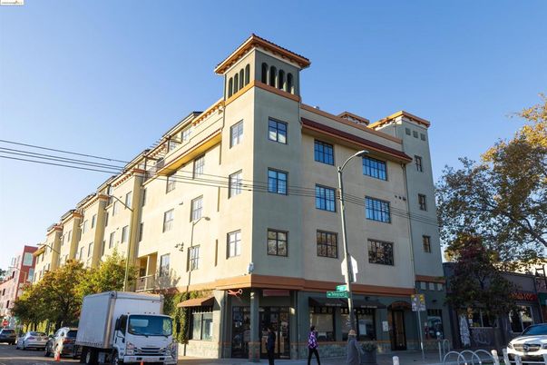 Exterior, Facade, Condo Building