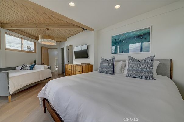 Bedroom, Interior, Pendant Lights, Recessed Lighting, Wooden Beams, Wooden Ceilings, Wood Texture Flooring