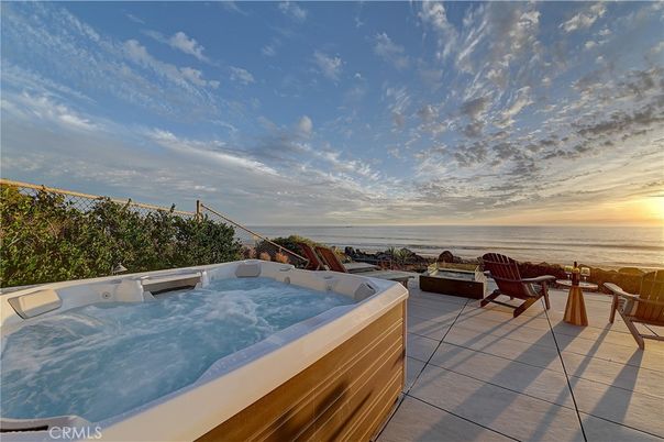 Exterior, Hot Tub, Water