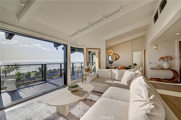 Interior, Living room, Recessed Lighting, Water, Wood Texture Flooring