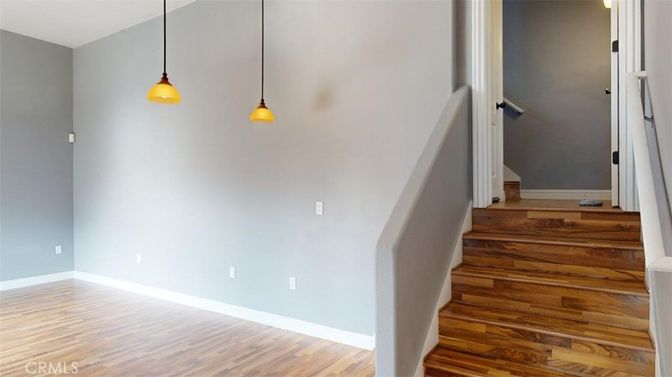Interior, Pendant Lights, Wood Texture Flooring