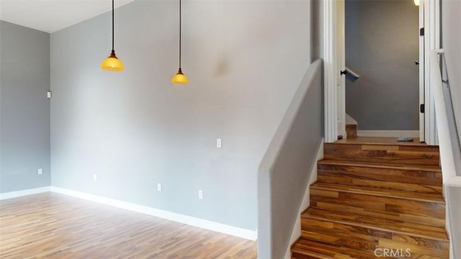 Interior, Pendant Lights, Wood Texture Flooring