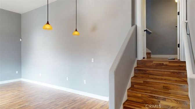 Interior, Pendant Lights, Wood Texture Flooring