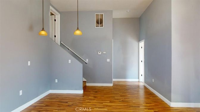 Empty room, Interior, Pendant Lights, Wood Texture Flooring