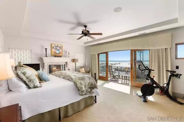 Bedroom, Fireplace, Fitness Equipment, Interior, Water