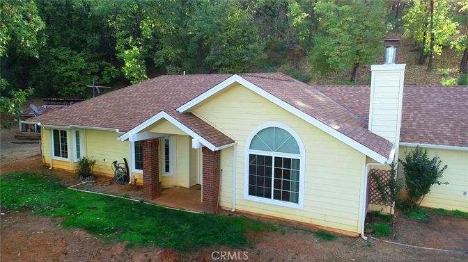 Exterior, Facade, Ranch