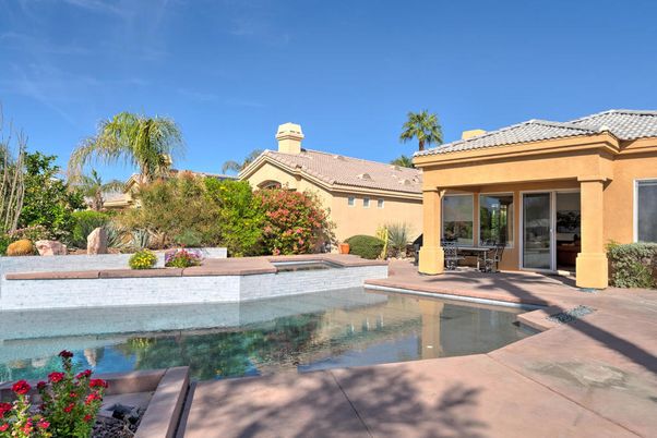 Exterior, Pool, Water
