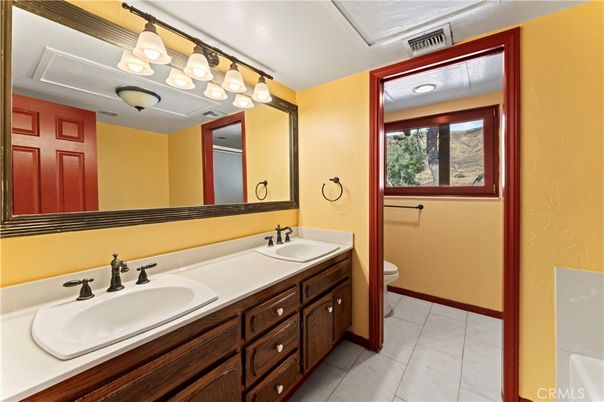 Bathroom, Dual Sink Vanities, Interior