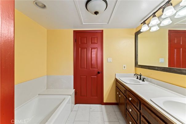 Bathroom, Dual Sink Vanities, Interior
