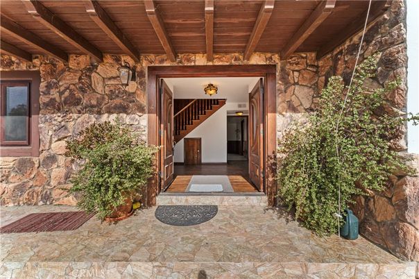 Exterior, Wooden Beams