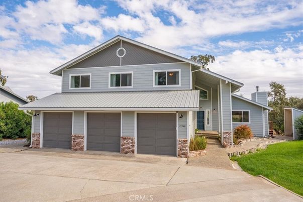 Attached, Exterior, Facade, American Craftsman