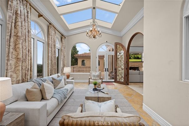 Chandelier, Interior, Living room