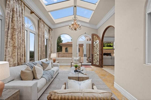 Chandelier, Interior, Living room