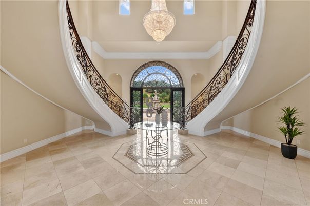 Chandelier, Interior
