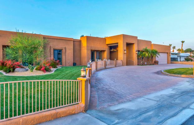 Attached, Backyard, Exterior, Facade, Modern
