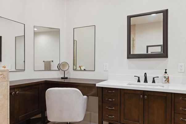 Bathroom, Dual Sink Vanities, Interior