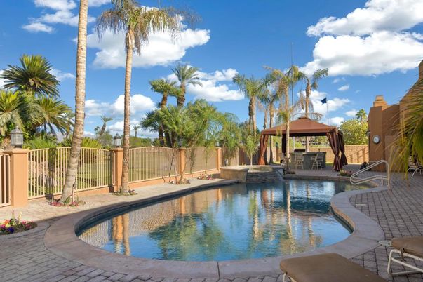 Exterior, Pool