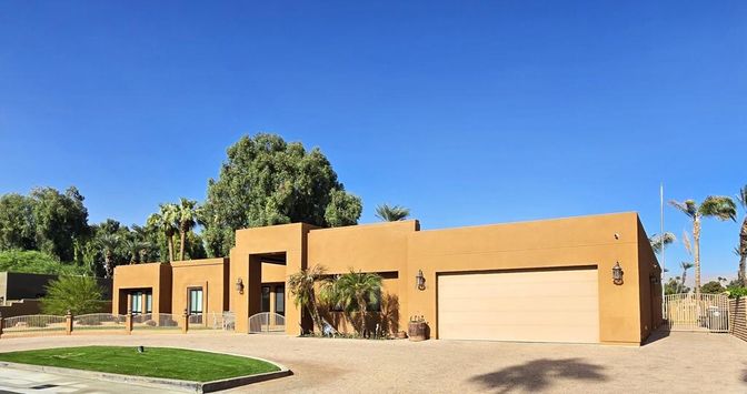 Attached, Backyard, Exterior, Facade, Modern