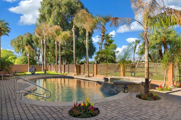 Exterior, Pool