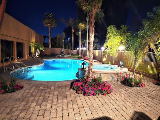 Exterior, Pool