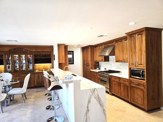 Dining room, Interior, Kitchen, Recessed Lighting, Stainless Steel Appliances