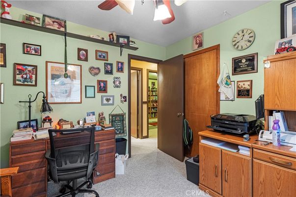 Home Office, Interior