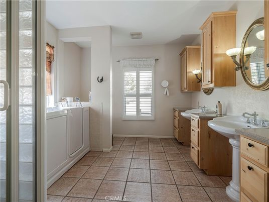 Bathroom, Dual Sink Vanities, Interior, Washer