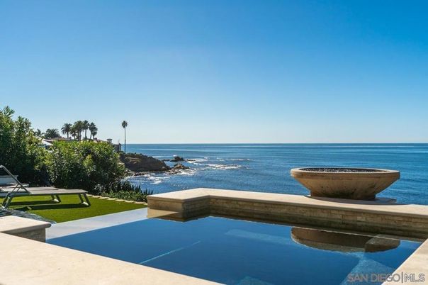 Exterior, Pool, Water