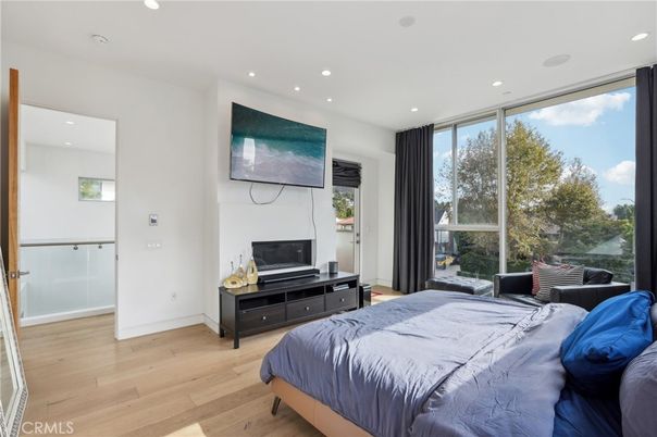 Bedroom, Fireplace, Interior, Recessed Lighting, Wood Texture Flooring