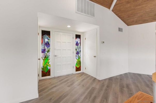 Empty room, Interior, Recessed Lighting, Wooden Ceilings, Wood Texture Flooring