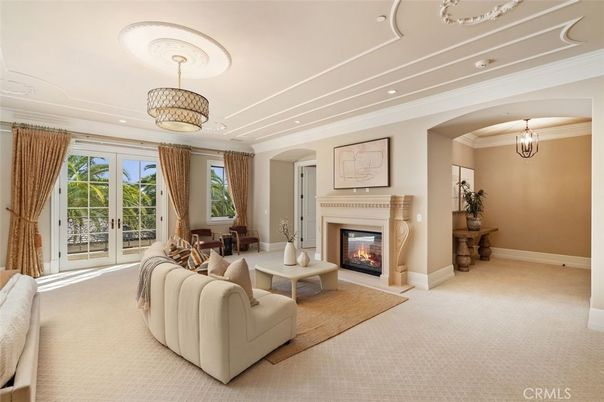 Chandelier, Fireplace, Interior, Living room, Recessed Lighting