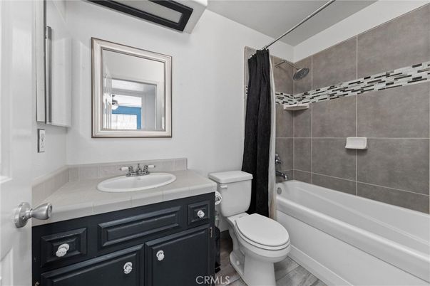 Bathroom, Interior, Tile Countertops