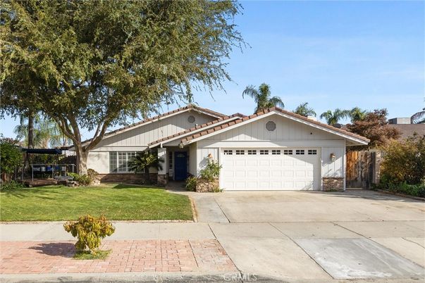 Attached, Backyard, Exterior, Facade, Ranch