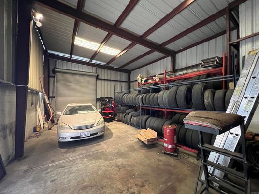 Garage, Interior