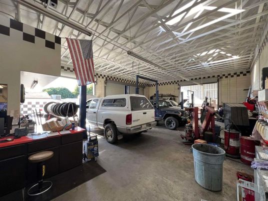 Garage, Interior