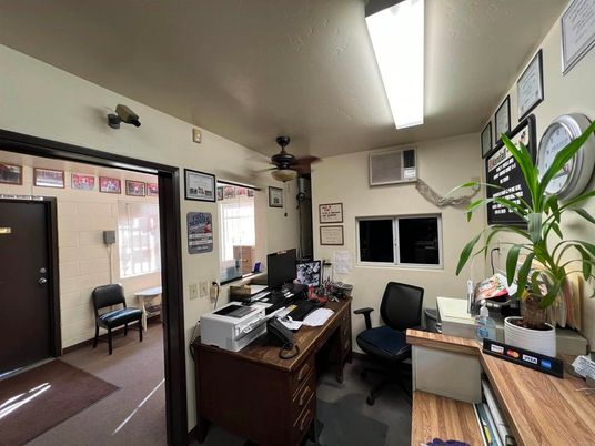 Home Office, Interior