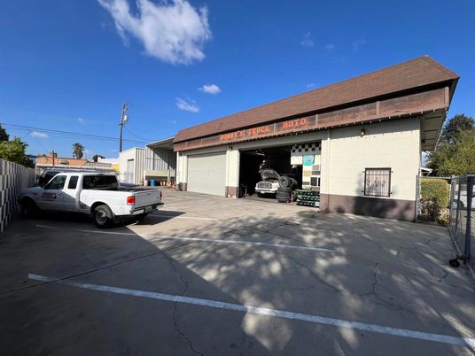Detached Garage, Exterior