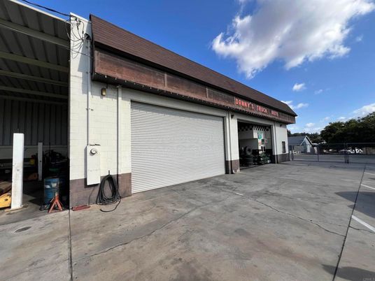 Detached Garage, Exterior