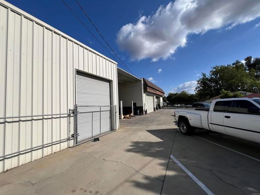 Detached Garage, Exterior