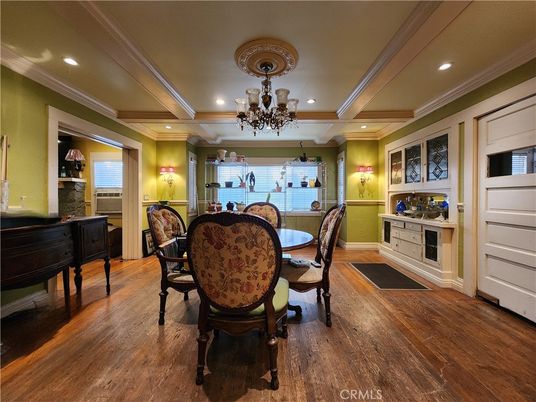 Chandelier, Dining room, Interior, Recessed Lighting, Wood Texture Flooring