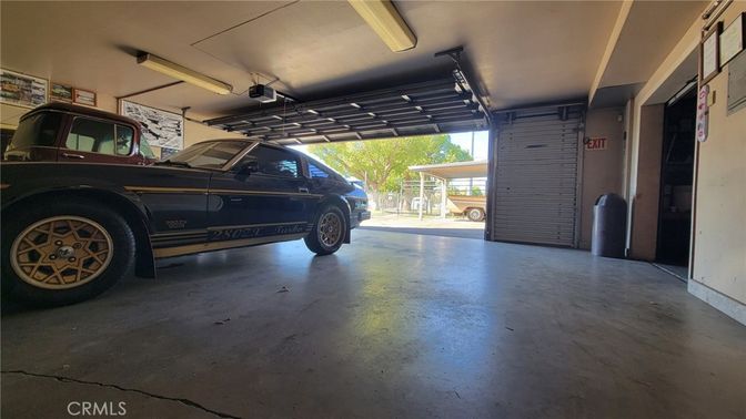 Garage, Interior