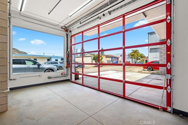 Garage, Interior, Sun Room