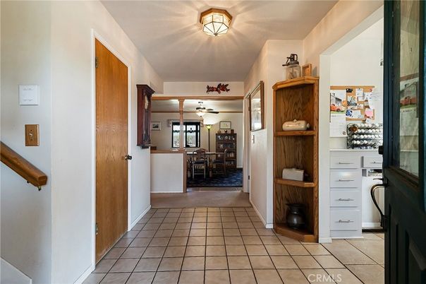 Dining room, Interior