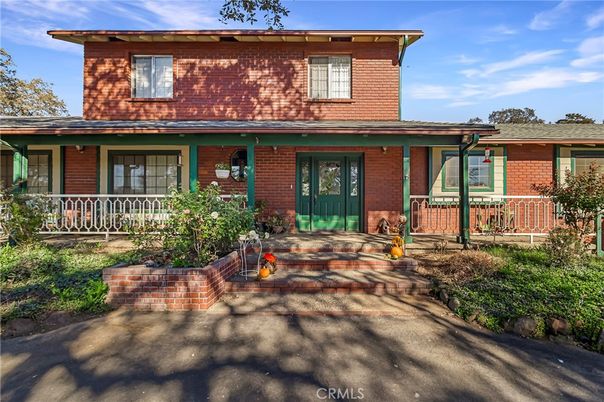 Exterior, Facade, Brick Facade, American Foursquare