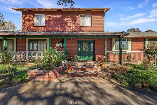 Exterior, Facade, Brick Facade, American Foursquare