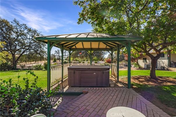 Exterior, Hot Tub